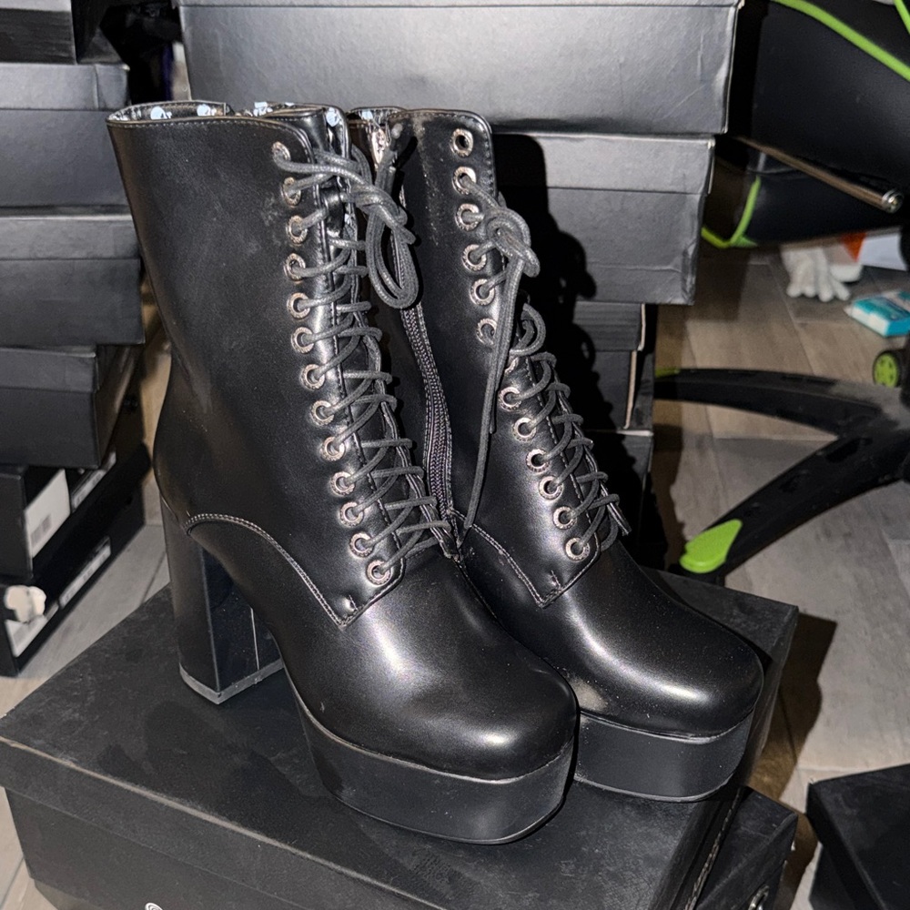 Black Platform Lace-Up Boots - Picture 2 of 8